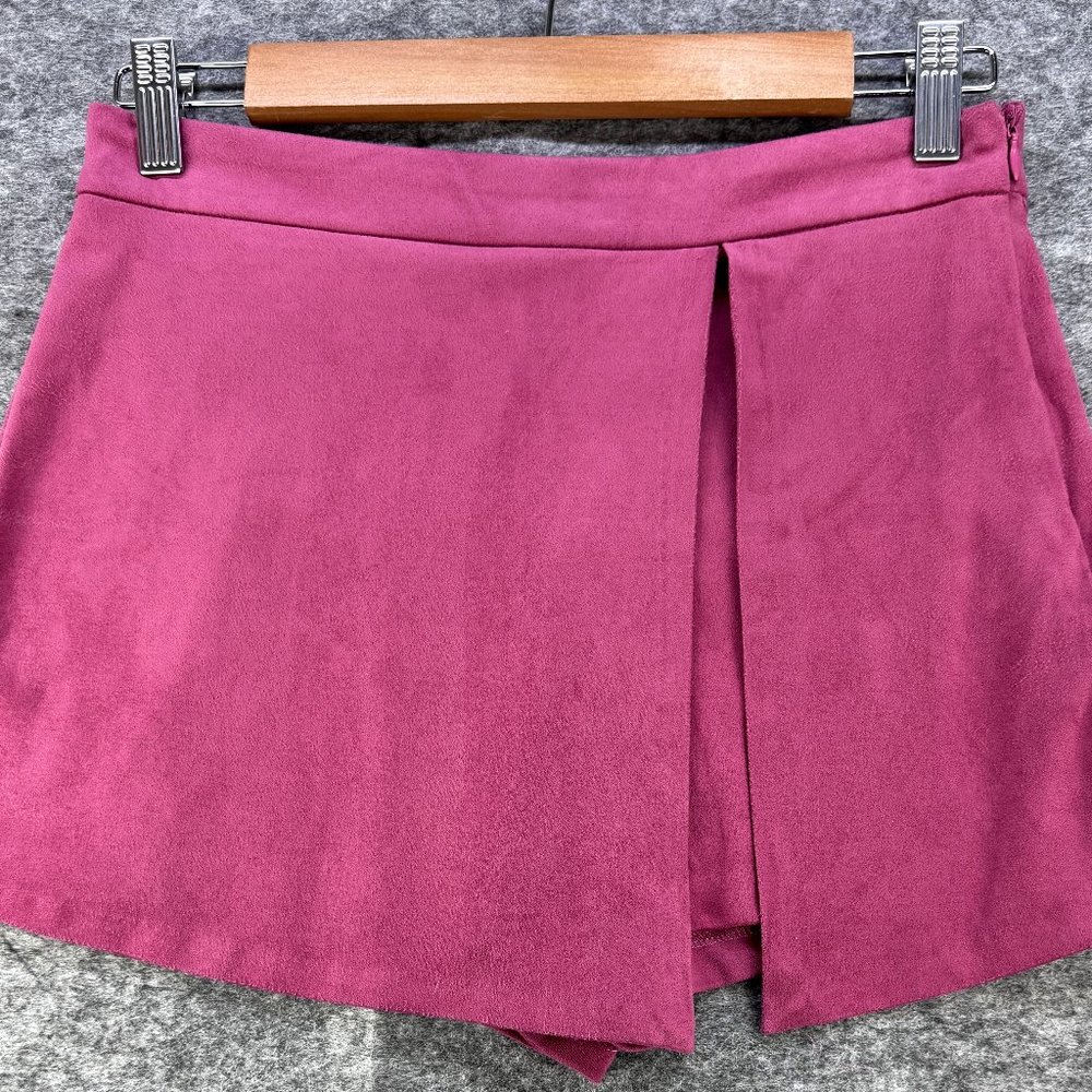 Forever 21 Skort Dark Pink Suede Feel Side Zip Up Skirt Front Shorts back Size M